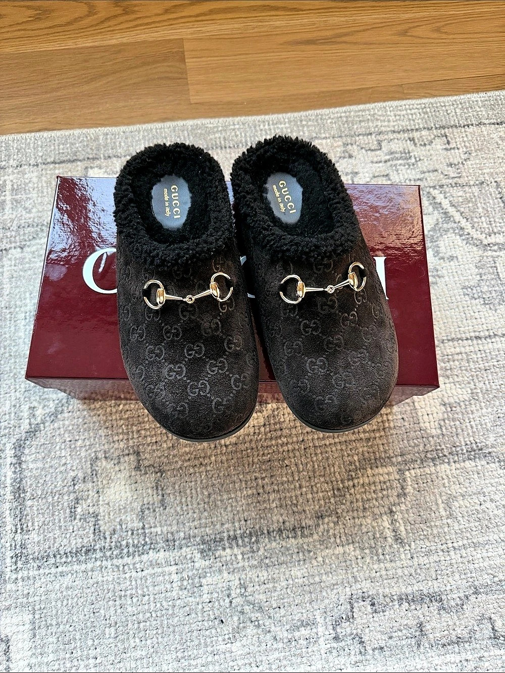 LIKE NEW! Gucci Sol GG Suede Shearling-Lined Mule